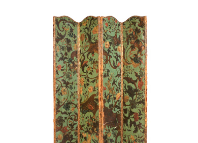 A four-leaf leather screen painted with flowers - Sold for €1,800