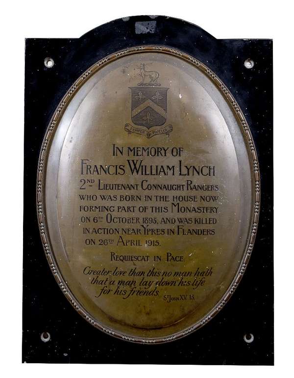 CONNAUGHT RANGERS: A large brass plaque, In Memory..., Fine Irish Art at Adams Auctioneers