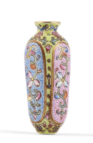 中国　大清康熙年製　海鼠釉瓶　M　R8741B 25-06-2025 | FINE ASIAN ART